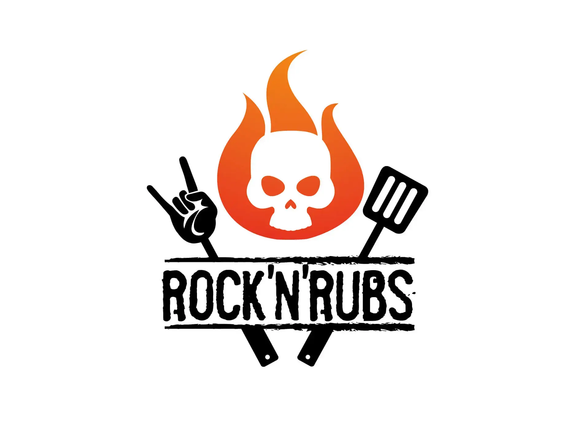 Logo von Rock'n'Rubs mit Totenkopf, Flammen und Grillbesteck in Schwarz-Weiß-Orange.