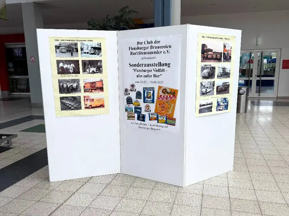 Fotowand der FLENS Welt Ausstellung des Flensburger Clubs der Raritätensammler.