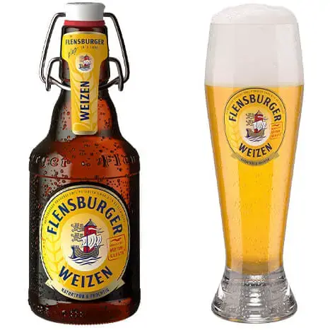 Detailansicht des Etiketts einer Flensburger Edles Helles Bierflasche mit Inhaltsangaben.