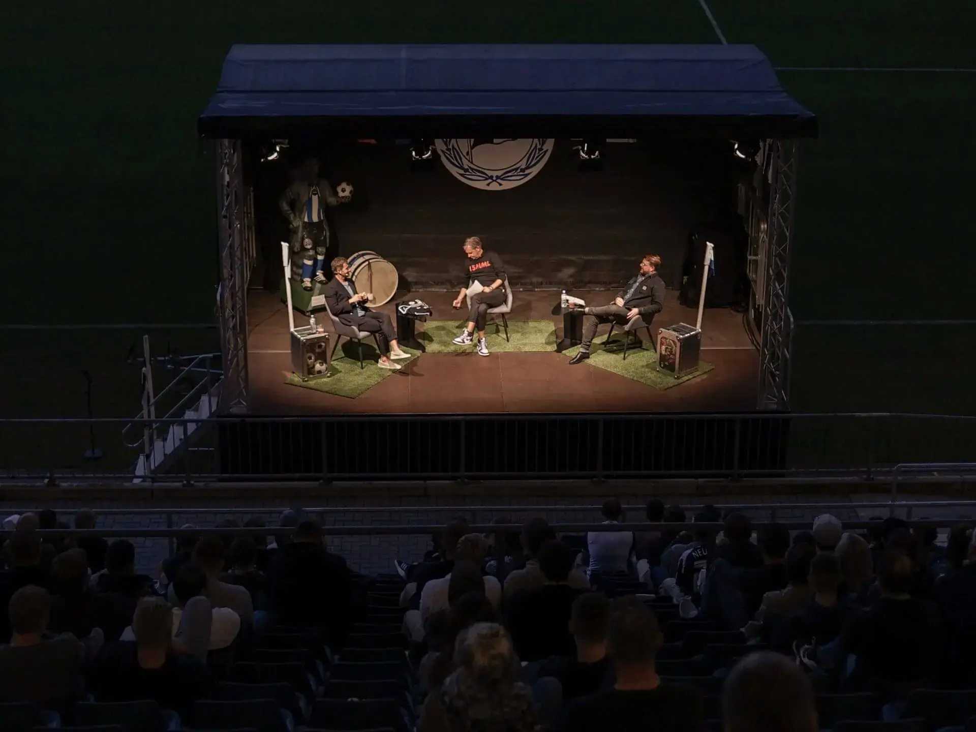 Live-Veranstaltung mit Publikum von FUSSBALL MML.