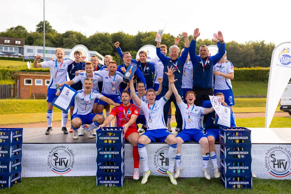Siegerfoto des Herrenteams beim Final Four des FLENS CUP Meister der Meister 2025.