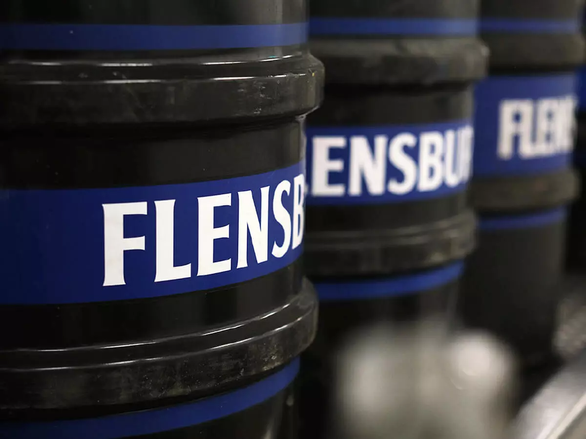 Fässer der Flensburger Brauerei aus der Fassabfüllung.