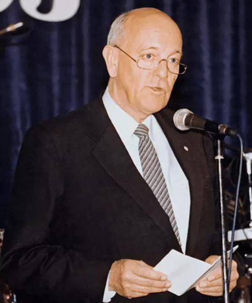 Emil Petersen.