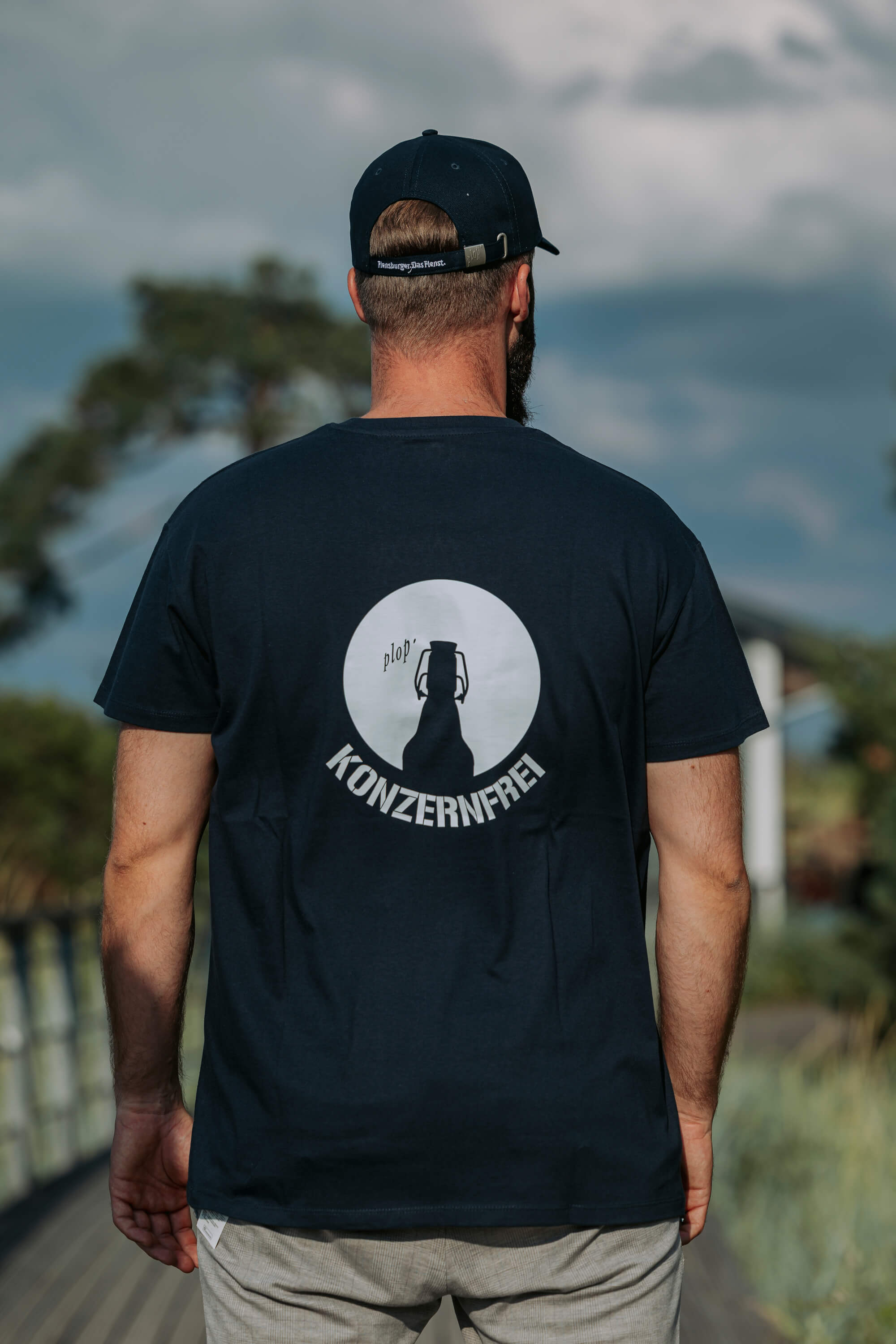 T-Shirt Blau "KONZERNFREI"